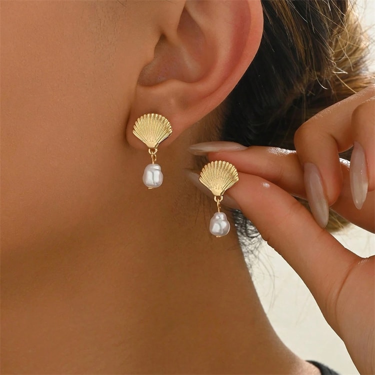 Coastal Elegance: Gold Starfish and Pearl Drop Earrings for Summer Beach Style